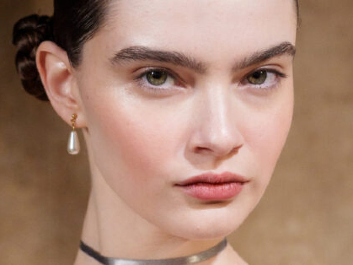 Solid perfumes: Το beauty trend που κάνει την ανανέωση του αρώματος πιο εύκολη από ποτέ – Marie Claire