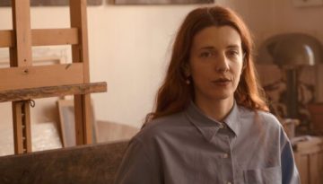 &Sigma;&omicron;&phi;ί&alpha; &Alpha;&nu;&tau;&omega;&nu;ί&omicron;&upsilon;: &laquo;Έ&chi;&omega; &alpha;&kappa;&omicron;ύ&sigma;&epsilon;&iota; &pi;&alpha;&rho;&omicron;&tau;&rho;ύ&nu;&sigma;&epsilon;&iota;&sigmaf; &tau;&omicron;&upsilon; &tau;ύ&pi;&omicron;&upsilon; &ldquo;&kappa;ά&nu;&epsilon; &kappa;ά&tau;&iota; &pi;&iota;&omicron; &kappa;&omicron;&rho;&iota;&tau;&sigma;ί&sigma;&tau;&iota;&kappa;&omicron;&rdquo;&raquo; &ndash; Marie Claire