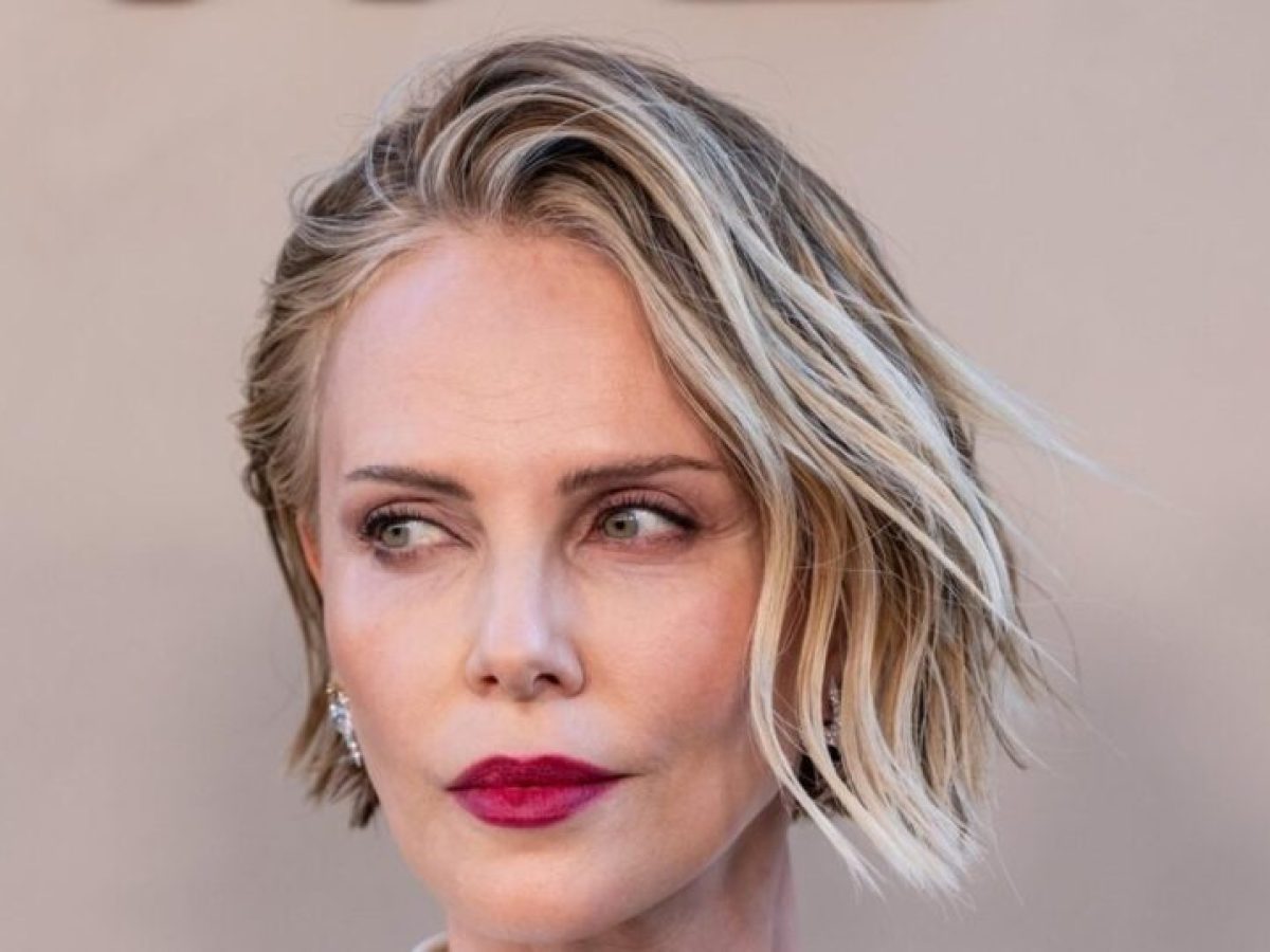 Charlize Theron: Εμφανίστηκε στη Νέα Υόρκη με ένα ακόμη συγκλονιστικό beauty look