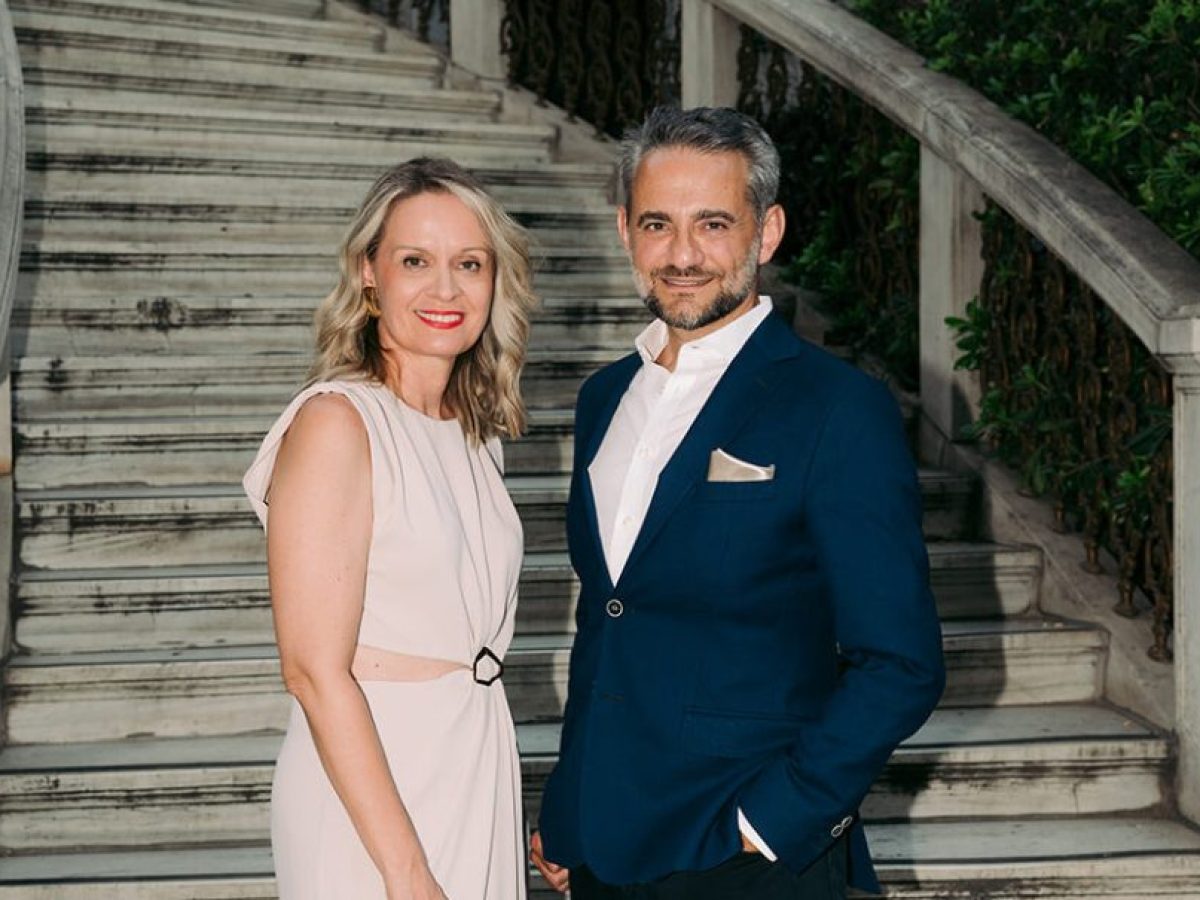 Estée Lauder Hellas: Σε απεργία οι εργαζόμενοι – Πόση αξιοπρέπεια χωρά τελικά στον λαμπερό κόσμο της ομορφιάς;