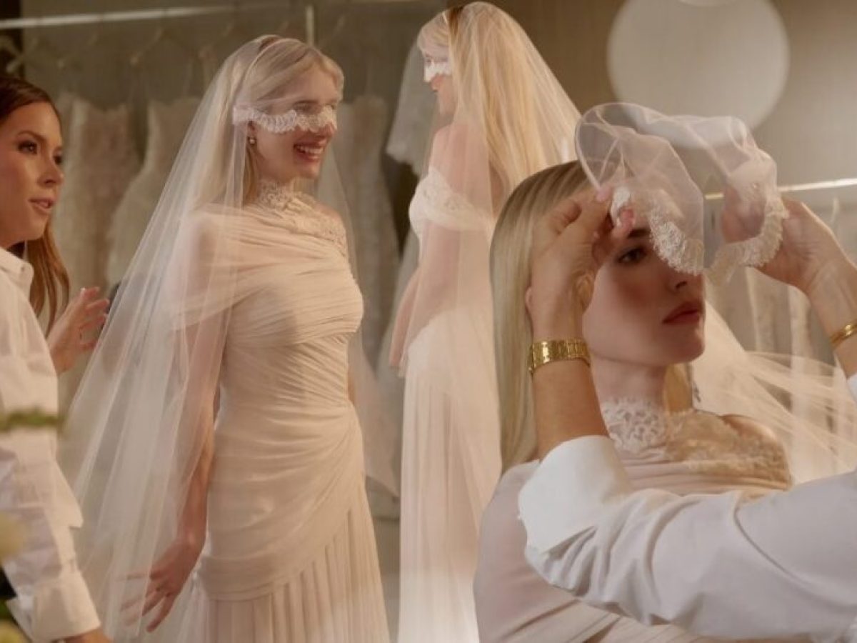 H Emma Roberts παντρεύτηκε με ρομαντικό antique rose νυφικό σε ένα ονειρικό τοπίο στο Idaho