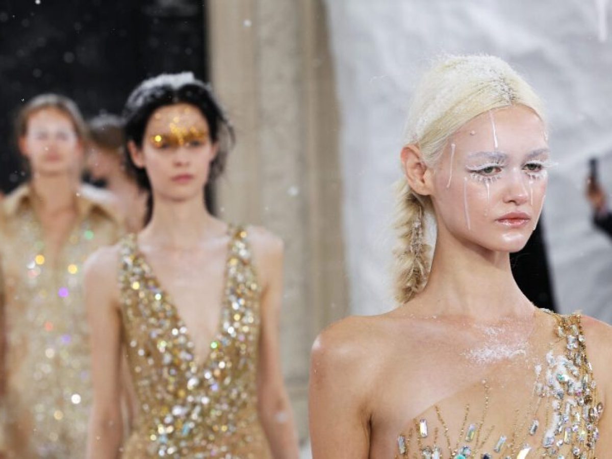 Celia Kritharioti Couture FW26: Το «Frozen Eden» μας ταξίδεψε σε έναν παραμυθένιο κόσμο υψηλής ραπτικής