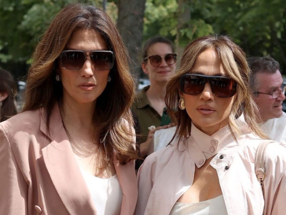 Jennifer Lopez: Το shoe trend που φόρεσε στο Παρίσι και αξίζει να δοκιμάσεις