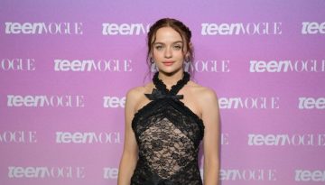 Joey King: &Omicron;&iota; &gamma;&alpha;&lambda;&lambda;&iota;&kappa;έ&sigmaf; &pi;&lambda;&epsilon;&xi;&omicron;ύ&delta;&epsilon;&sigmaf; &tau;&eta;&sigmaf; &epsilon;ί&nu;&alpha;&iota; &tau;&omicron; &pi;&iota;&omicron; &kappa;&omicron;&mu;&psi;ό hairstyle &tau;&eta;&sigmaf; &sigma;&epsilon;&zeta;ό&nu;