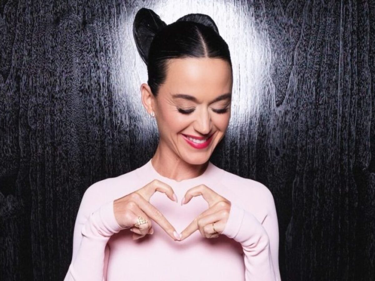 Το sparkling eye makeup της Katy Perry είναι η πιο glamorous πρόταση για τo weekend