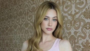 &Tau;&omicron; soft pink look &tau;&eta;&sigmaf; Lily Reinhart &epsilon;ί&nu;&alpha;&iota; &omicron; &pi;&iota;&omicron; &phi;&rho;έ&sigma;&kappa;&omicron;&sigmaf; &tau;&rho;ό&pi;&omicron;&sigmaf; &nu;&alpha; &upsilon;&iota;&omicron;&theta;&epsilon;&tau;ή&sigma;&epsilon;&iota;&sigmaf; &tau;&omicron; &rho;&omicron;&zeta; &chi;&rho;ώ&mu;&alpha; &sigma;&tau;&omicron; &mu;&alpha;&kappa;&iota;&gamma;&iota;ά&zeta;