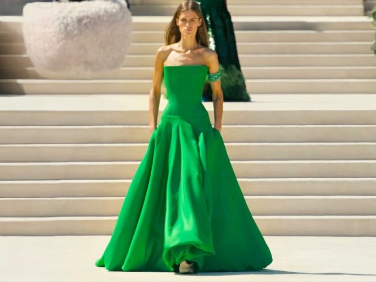 Νέο κεφάλαιο για τον Balenciaga με μια couture συλλογή γεμάτη χρώμα, ποίηση και συναίσθημα – vwoman.gr
