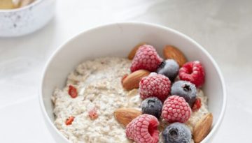Custard Oats: &Tau;&omicron; &nu;έ&omicron; viral &pi;&rho;&omega;&iota;&nu;ό &pi;&omicron;&upsilon; &mu;&omicron;&iota;ά&zeta;&epsilon;&iota; &mu;&epsilon; &epsilon;&pi;&iota;&delta;ό&rho;&pi;&iota;&omicron; &alpha;&lambda;&lambda;ά &epsilon;ί&nu;&alpha;&iota; &gamma;&epsilon;&mu;ά&tau;&omicron; &pi;&rho;&omega;&tau;&epsilon;ΐ&nu;&eta; &ndash; Marie Claire