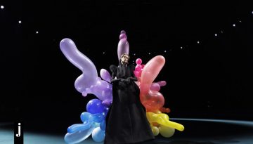 Haute Couture 2026: &Gamma;&lambda;&upsilon;&pi;&tau;&iota;&kappa;έ&sigmaf; &mu;&omicron;&rho;&phi;έ&sigmaf;, &epsilon;ί&delta;&omega;&lambda;&alpha; &sigma;&epsilon; &phi;&alpha;&nu;&tau;&alpha;&sigma;&tau;&iota;&kappa;ό &kappa;&alpha;&theta;&rho;έ&phi;&tau;&eta; &kappa;&alpha;&iota; &tau;&epsilon;&rho;ά&sigma;&tau;&iota;&alpha; &chi;&rho;&omega;&mu;&alpha;&tau;&iota;&sigma;&tau;ά &mu;&pi;&alpha;&lambda;ό&nu;&iota;&alpha;