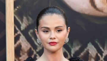 &Eta; Selena Gomez &alpha;&pi;&omicron;&kappa;ά&lambda;&upsilon;&psi;&epsilon; &tau;&omicron; &alpha;&gamma;&alpha;&pi;&eta;&mu;έ&nu;&omicron; &tau;&eta;&sigmaf; &pi;&rho;&omicron;ϊό&nu; &gamma;&iota;&alpha; &tau;&alpha; &chi;&epsilon;ί&lambda;&eta;- &epsilon;ί&nu;&alpha;&iota; &tau;&omicron; &mu;&omicron;&nu;&alpha;&delta;&iota;&kappa;ό &pi;&omicron;&upsilon; &theta;&alpha; &chi;&rho;&epsilon;&iota;&alpha;&sigma;&tau;&epsilon;ί&sigmaf; &alpha;&upsilon;&tau;ό &tau;&omicron; &kappa;&alpha;&lambda;&omicron;&kappa;&alpha;ί&rho;&iota;