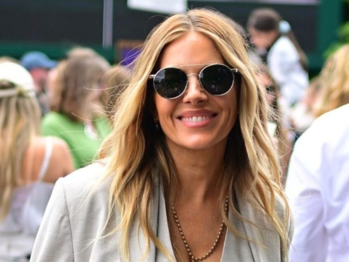 Η Sienna Miller αποκαλύπτει το μυστικό της για φυσική ηλιοκαμένη λάμψη μέσα σε λίγα λεπτά