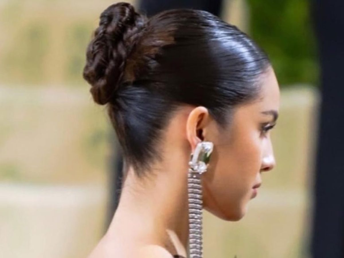 Ballerina Bun: Το πιο στυλάτο και εύκολο χτένισμα για τις μέρες του καύσωνα – Γόβα Στιλέτο