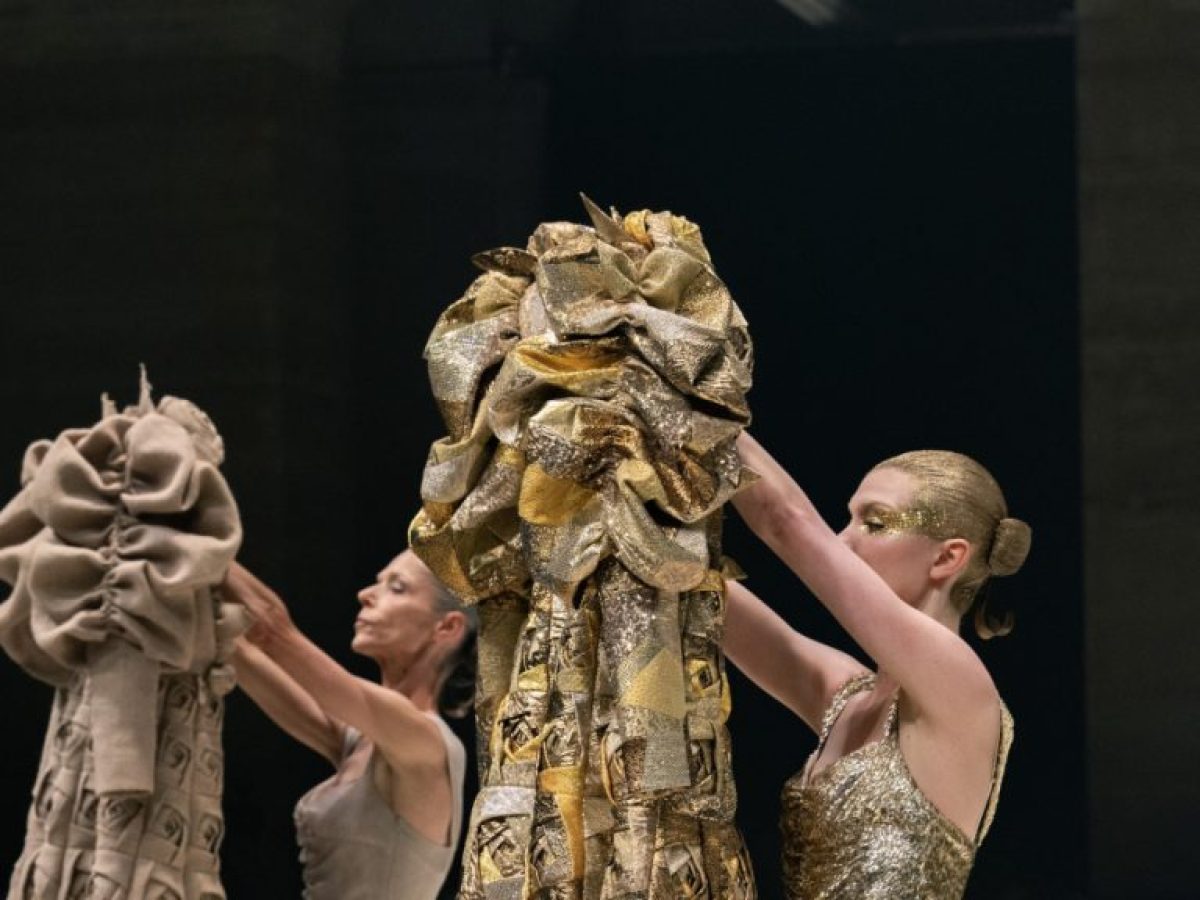 «Viktor&Rolf: Spectrum»: Η πρώτη μεγάλη έκθεση του οίκου έρχεται στην Ιταλία