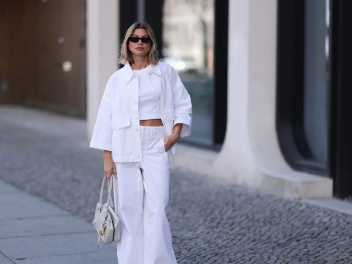 Wide-leg παντελόνι το καλοκαίρι: Πώς να το φορέσεις στη ζέστη χωρίς να το μετανιώσεις