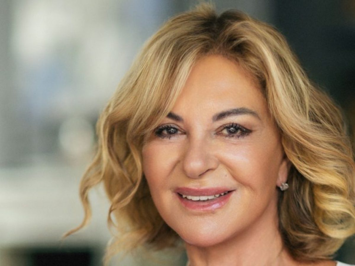 Ξένια Κούρτογλου: «Το πιο δύσκολο τούνελ της ζωής μπορεί να γίνει η αρχή μιας νέας διαδρομής»