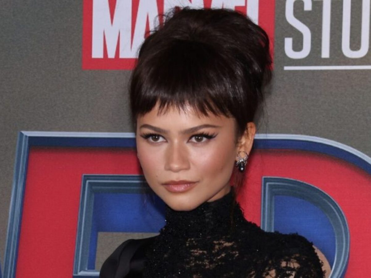 Fig Lips: Η Zendaya κάνει viral τη νέα απόχρωση χειλιών που αντικαθιστά τα nude