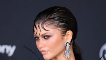 &Eta; Zendaya &kappa;ά&nu;&epsilon;&iota; &tau;&omicron; &pi;&iota;&omicron; &epsilon;&nu;&tau;&upsilon;&pi;&omega;&sigma;&iota;&alpha;&kappa;ό beauty statement &mu;&epsilon; spider bangs &kappa;&alpha;&iota; &alpha;&tau;&mu;&omicron;&sigma;&phi;&alpha;&iota;&rho;&iota;&kappa;ό smokey eye
