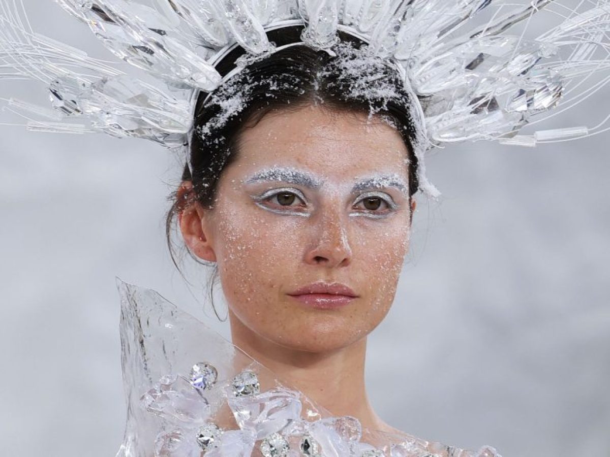 Celia Kritharioti Couture FW26: To “frozen” makeup που μας καθήλωσε
