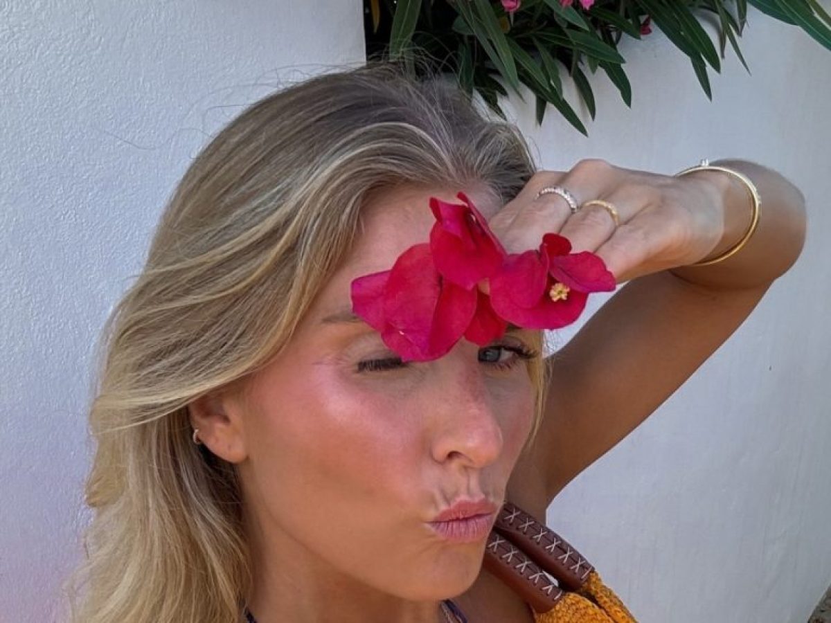 Floral Summer Nails: 10 μανικιούρ που θα σου φτιάξουν τη διάθεση