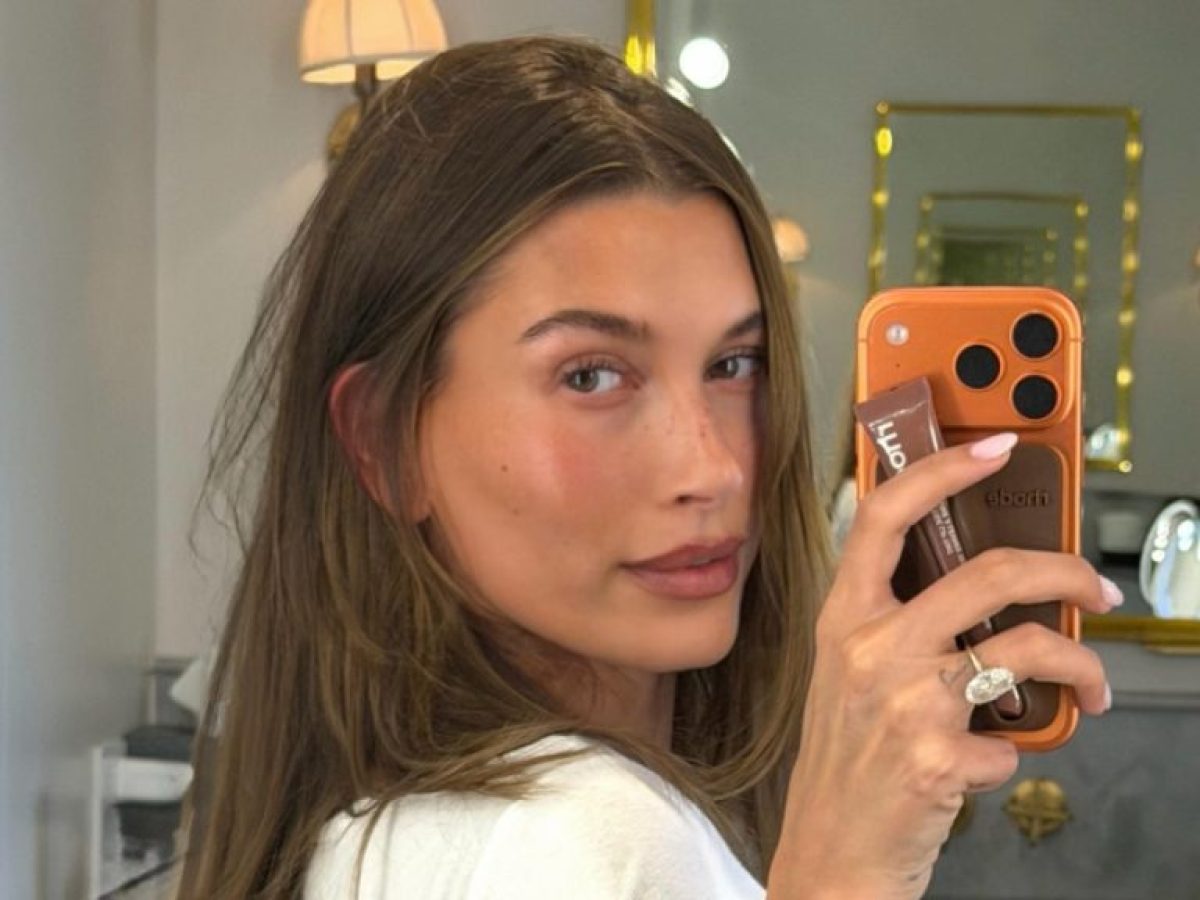 Clear Chrome Nails: 7 καθαρά και άκρως πολυτελή looks