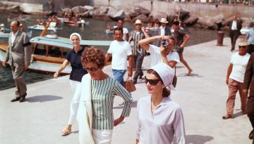 &Tau;&omicron; &kappa;&alpha;&lambda;&omicron;&kappa;&alpha;&iota;&rho;&iota;&nu;ό &sigma;&tau;&upsilon;&lambda; &tau;&eta;&sigmaf; Jackie Kennedy &sigma;&epsilon; &delta;έ&kappa;&alpha; vintage &phi;&omega;&tau;&omicron;&gamma;&rho;&alpha;&phi;ί&epsilon;&sigmaf; &ndash; Marie Claire