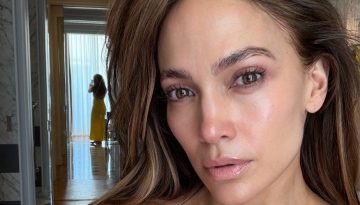 Jennifer Lopez: &Pi;ό&zeta;&alpha;&rho;&epsilon; &chi;&omega;&rho;ί&sigmaf; &mu;&alpha;&kappa;&iota;&gamma;&iota;ά&zeta; &sigma;&tau;&alpha; 57 &tau;&eta;&sigmaf; &kappa;&alpha;&iota; ό&lambda;&omicron;&iota; &mu;&iota;&lambda;&omicron;ύ&nu; &gamma;&iota;&alpha; &tau;&eta;&nu; &epsilon;&pi;&iota;&delta;&epsilon;&rho;&mu;ί&delta;&alpha; &tau;&eta;&sigmaf;