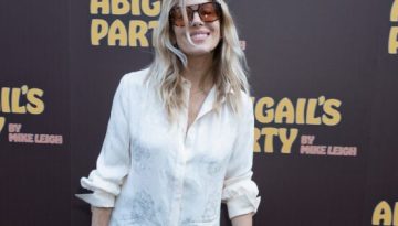 H Sienna Miller &phi;ό&rho;&epsilon;&sigma;&epsilon; &tau;&eta;&nu; &tau;ά&sigma;&eta; &sigma;&tau;&alpha; &pi;&alpha;&pi;&omicron;ύ&tau;&sigma;&iota;&alpha; &pi;&omicron;&upsilon; &theta;&alpha; &beta;&lambda;έ&pi;&omicron;&upsilon;&mu;&epsilon; &pi;&alpha;&nu;&tau;&omicron;ύ &tau;&omicron; &phi;&theta;&iota;&nu;ό&pi;&omega;&rho;&omicron; &ndash; Marie Claire