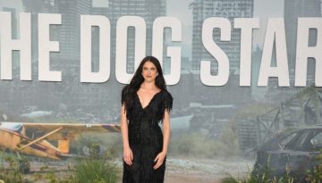 Margaret Qualley: &Xi;&upsilon;&pi;ό&lambda;&eta;&tau;&eta; &sigma;&tau;&omicron; red carpet &mu;&epsilon; &tau;&eta; &delta;&eta;&mu;&iota;&omicron;&upsilon;&rho;&gamma;ί&alpha; &tau;&omicron;&upsilon; Matthieu Blazy &pi;&omicron;&upsilon; &delta;&iota;&chi;ά&zeta;&epsilon;&iota;
