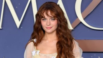 Joey King: &Tau;&alpha; &alpha;&iota;&theta;έ&rho;&iota;&alpha; wavy &mu;&alpha;&lambda;&lambda;&iota;ά &tau;&eta;&sigmaf; &sigma;&tau;&eta;&nu; &epsilon;&upsilon;&rho;&omega;&pi;&alpha;ϊ&kappa;ή &pi;&rho;&epsilon;&mu;&iota;έ&rho;&alpha; &tau;&omicron;&upsilon; &laquo;Practical Magic 2&raquo; έ&chi;&omicron;&upsilon;&nu; &alpha;έ&rho;&alpha; ά&lambda;&lambda;&eta;&sigmaf; &epsilon;&pi;&omicron;&chi;ή&sigmaf;