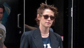 &Eta; Kristen Stewart &epsilon;&mu;&phi;&alpha;&nu;ί&sigma;&tau;&eta;&kappa;&epsilon; &mu;&epsilon; &nu;έ&omicron; mullet &kappa;&omicron;ύ&rho;&epsilon;&mu;&alpha; &sigma;&tau;&omicron;&upsilon;&sigmaf; &delta;&rho;ό&mu;&omicron;&upsilon;&sigmaf; &tau;&eta;&sigmaf; &Nu;έ&alpha;&sigmaf; &Upsilon;ό&rho;&kappa;&eta;&sigmaf;
