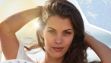 Leave-In Conditioner: &Tau;&omicron; must-have &pi;&rho;&omicron;ϊό&nu; &mu;&alpha;&lambda;&lambda;&iota;ώ&nu; &gamma;&iota;&alpha; &tau;&eta;&nu; beach bag &sigma;&omicron;&upsilon;