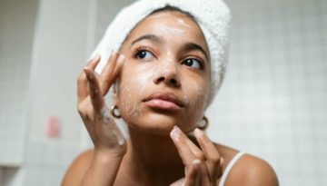 Double Cleansing: &Mu;ύ&theta;&omicron;&sigmaf; ή must &gamma;&iota;&alpha; &tau;&omicron;&nu; &beta;&rho;&alpha;&delta;&iota;&nu;ό &kappa;&alpha;&theta;&alpha;&rho;&iota;&sigma;&mu;ό &tau;&omicron;&upsilon; &pi;&rho;&omicron;&sigma;ώ&pi;&omicron;&upsilon;; &ndash; Marie Claire