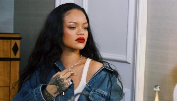 &Tau;&omicron; &kappa;ό&kappa;&kappa;&iota;&nu;&omicron; &mu;&alpha;&nu;&iota;&kappa;&iota;&omicron;ύ&rho; &tau;&eta;&sigmaf; Rihanna &mu;ά&sigmaf; &upsilon;&pi;&epsilon;&nu;&theta;&upsilon;&mu;ί&zeta;&epsilon;&iota; ό&tau;&iota; &tau;&omicron; &kappa;&alpha;&lambda;&omicron;&kappa;&alpha;ί&rho;&iota; &delta;&epsilon;&nu; &tau;έ&lambda;&epsilon;&iota;&omega;&sigma;&epsilon; &alpha;&kappa;ό&mu;&eta;