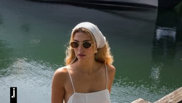 H &tau;&sigma;ά&nu;&tau;&alpha; &pi;&omicron;&upsilon; &theta;&alpha; &kappa;&rho;&alpha;&tau;ή&sigma;&epsilon;&iota;&sigmaf; &sigma;&tau;&eta;&nu; &pi;&alpha;&rho;&alpha;&lambda;ί&alpha; &alpha;&lambda;&lambda;ά &kappa;&alpha;&iota; &sigma;&tau;&omicron; &gamma;&rho;&alpha;&phi;&epsilon;ί&omicron; &ndash; &Pi;&lambda;&epsilon;&kappa;&tau;ή, &sigma;&epsilon; &upsilon;&pi;έ&rho;&omicron;&chi;&omicron; &rho;&omicron;&zeta; &chi;&rho;ώ&mu;&alpha;