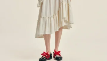 adidas x Simone Rocha: &Eta; &pi;&iota;&omicron; &rho;&omicron;&mu;&alpha;&nu;&tau;&iota;&kappa;ή &sigma;&upsilon;&nu;&epsilon;&rho;&gamma;&alpha;&sigma;ί&alpha; &tau;&eta;&sigmaf; &sigma;&epsilon;&zeta;ό&nu; έ&chi;&epsilon;&iota; &pi;έ&rho;&lambda;&epsilon;&sigmaf;, &kappa;&omicron;&rho;&delta;έ&lambda;&epsilon;&sigmaf; &kappa;&alpha;&iota; ballet shoes &ndash; vwoman.gr