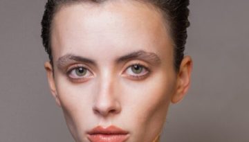 Full-coverage foundation, skin tint ή concealer: &Pi;&omicron;&iota;&omicron; &chi;&rho;&epsilon;&iota;ά&zeta;&epsilon;&sigma;&tau;&epsilon; &pi;&rho;&alpha;&gamma;&mu;&alpha;&tau;&iota;&kappa;ά; &ndash; Marie Claire