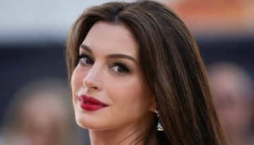 &Eta; Anne Hathaway έ&kappa;&alpha;&nu;&epsilon; &kappa;&alpha;&iota; &pi;ά&lambda;&iota; in &tau;&omicron; bixie &kappa;&omicron;ύ&rho;&epsilon;&mu;&alpha;