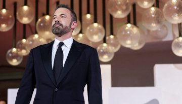Ben Affleck: &Epsilon;&mu;&phi;ά&nu;&iota;&sigma;&eta; έ&kappa;&pi;&lambda;&eta;&xi;&eta; &sigma;&tau;&omicron; &kappa;ό&kappa;&kappa;&iota;&nu;&omicron; &chi;&alpha;&lambda;ί &tau;&eta;&sigmaf; &Beta;&epsilon;&nu;&epsilon;&tau;ί&alpha;&sigmaf;