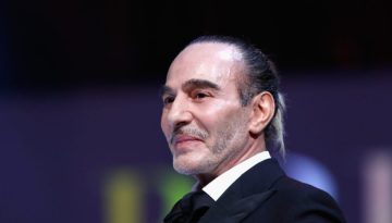 &Tau;&omicron; Met &alpha;&pi;&omicron;&sigma;ύ&rho;&epsilon;&iota; &tau;&eta;&nu; έ&kappa;&theta;&epsilon;&sigma;&eta; &gamma;&iota;&alpha; &tau;&omicron;&nu; John Galliano &mu;&epsilon;&tau;ά &tau;&iota;&sigmaf; έ&nu;&tau;&omicron;&nu;&epsilon;&sigmaf; &alpha;&nu;&tau;&iota;&delta;&rho;ά&sigma;&epsilon;&iota;&sigmaf; &ndash; &Tau;&iota; &alpha;&lambda;&lambda;ά&zeta;&epsilon;&iota; &gamma;&iota;&alpha; &tau;&omicron; Met Gala 2027
