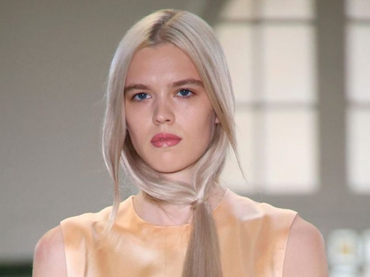 Sleek &mu;&alpha;&lambda;&lambda;&iota;ά &delta;&epsilon;&mu;έ&nu;&alpha; &sigma;&alpha;&nu; &kappa;&alpha;&sigma;&kappa;ό&lambda;: &Tau;&omicron; &iota;&delta;&iota;&alpha;ί&tau;&epsilon;&rho;&omicron; hairstyle &pi;&omicron;&upsilon; &epsilon;ί&delta;&alpha;&mu;&epsilon; &sigma;&tau;&eta;&nu; &pi;&alpha;&sigma;&alpha;&rho;έ&lambda;&alpha; &tau;&omicron;&upsilon; &omicron;ί&kappa;&omicron;&upsilon; Abra